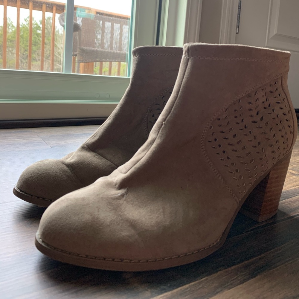 Torrid 3in heel booties (wide width)